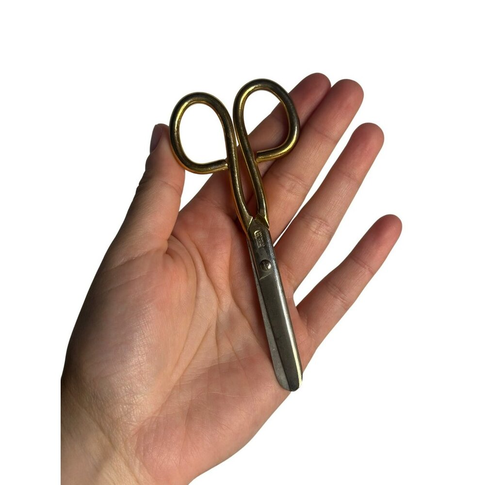 VTG  80s Goldtone Sewing Scissors – Ornate Handles, Classic Shears 4.75" Retro
